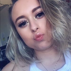 Meet your Posher, Elise